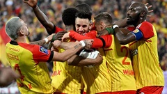 Lens đang có gì mà đá ‘bốc’ đến thế?